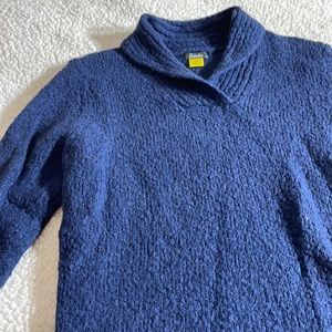 Long sleeves sweater